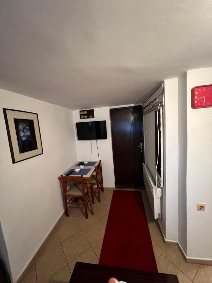 A & A Apartman Podgorica Esterno foto