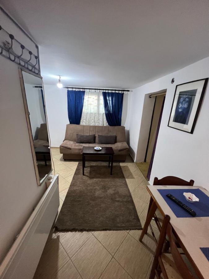 A & A Apartman Podgorica Esterno foto