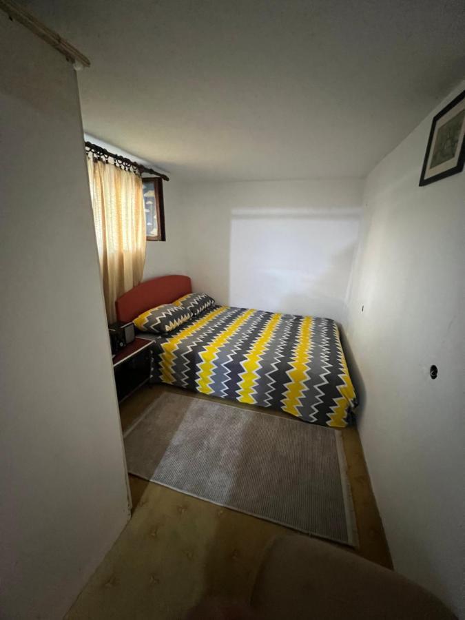 A & A Apartman Podgorica Esterno foto